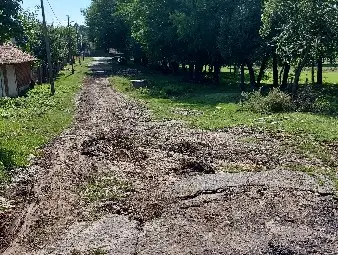 Мантинели, легнали полицаи ще  обезопасяват главната улица в Семерджиево