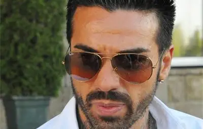 От 6 месеца до 3 г. затвор грозят Благой Георгиев заради драскането по Колизея От 6 месеца до 3 г. затвор грозят Благой Георгиев заради драскането по Колизея