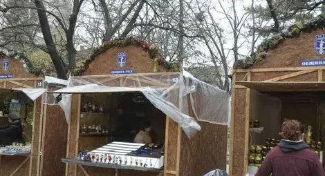 Търговци: Догодина няма да се излъжем, дори без пари да ни дават къщичка на Коледния базар