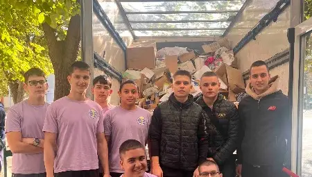 Ученици от Дойче шуле дариха средства на деца със специални потребности