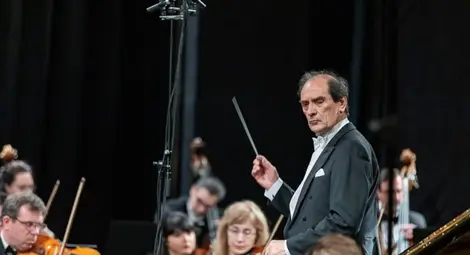 Бурни аплодисменти пожъна новата  Десета симфония на Емил Табаков