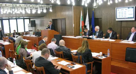 Общински съветник ще прави плоча на позора с имената на колегите си