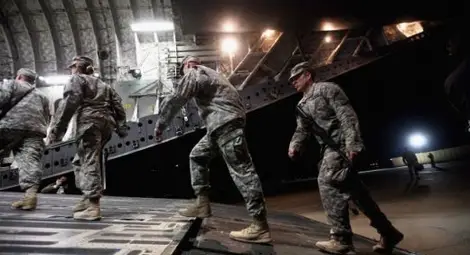 Държавата прави доброволна казарма за студенти