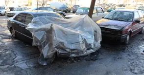 Запалиха луксозните мерцедеси на двама братя в „Чародейка“