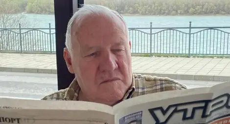 Д-р Фил БЪДЖЕЛ