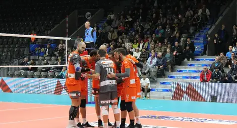 Волейболът се връща в зала &bdquo;Дунав&ldquo; при свободен вход