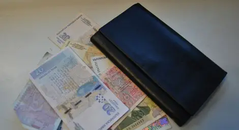 Европеецът богатее, а българинът? Скъпи храни &ndash; евтини дрехи!