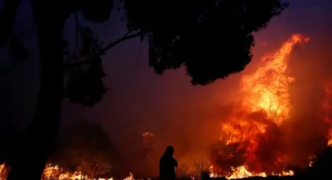 Огненият ад в Гърция взе десетки жертви