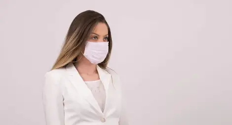 Модна къща „Данини“ дарява 1000 маски на клиентите си и 300 на болницата Модна къща „Данини“ дарява 1000 маски на клиентите си и 300 на болницата