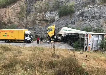 Почина водачът на единия от товарните автомобили, катастрофирали в Хаинбоаз