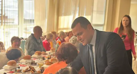 Потребителите на бившия Дом "Майка и дете" в Русе отбелязаха Бабинден