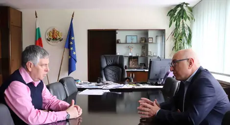 587 ученици в 28 специалности от 10 училища в Русе и областта са в дуална форма на обучение