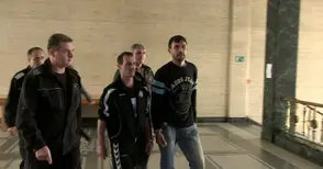 Дилър на гласове задържан с десетки лични карти в телефона