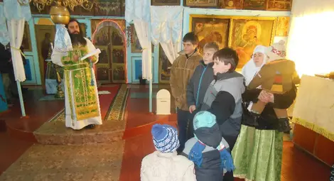 Областният управител и кметът на Силистра уважиха празника Рождество Христово на старообредните християни от Татарица /галерия/