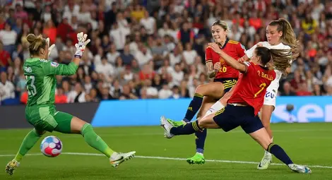 Дузпа: За мъжкия футбол каквото можахме, направихме. Сега почваме женския