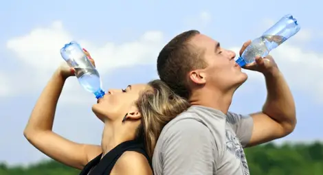 7 причини да пием топла вода с лимонов сок всяка сутрин