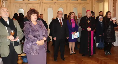 Монсеньор Страхил Каваленов: Нека благодатта на Рождество остане за всички нас и да донесе мир, братство, радост и повече добрина