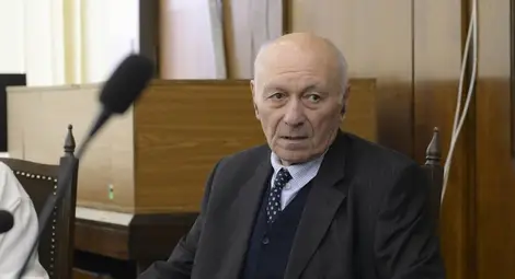 Легендарният вратар на "Дунав" Любен Марков бе отличен от Община Русе за своята 80-годишнина Легендарният вратар на "Дунав" Любен Марков бе отличен от Община Русе за своята 80-годишнина