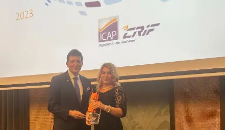 Бензиностанции INSA OIL с награда за устойчив бизнес от ICAP CRIF