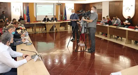 Постовете на председателя и секретаря спънаха консултациите за  съставяне на РИК в Русе