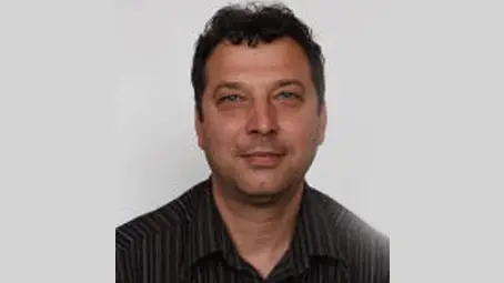 Деверът на Айлян Карамехмедова пое временно съвета в Две могили