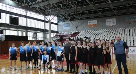 Учениците излъчиха общински първенци по баскетбол и волейбол