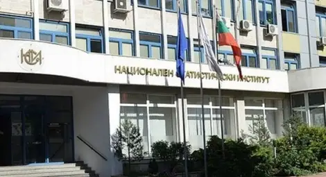 Половината българи живеят с по-малко от 370 лв. на месец