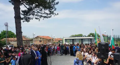 Две могили отбеляза Деня на детето с богата програма и концерт на Криско /галерия/