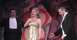 Четвърт час горещи аплаузи пожъна  „Царицата на чардаша“ в Козлодуй