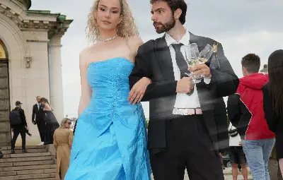 Мила Роберт представи &bdquo;Дай му&ldquo; с гръм и трясък