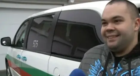 Такси като българския трибагреник обикаля Чикаго /видео/