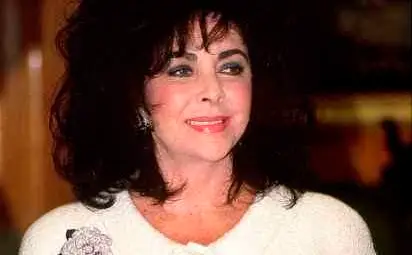 Лиз Тейлър печели най-добре и от отвъдното