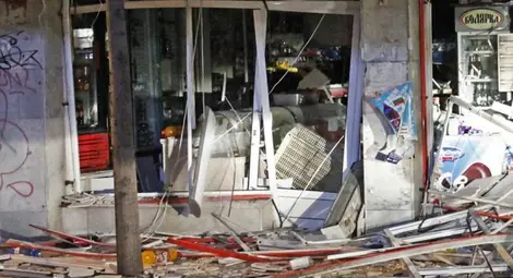 Пиян шофьор влетя в магазин за хранителни стоки