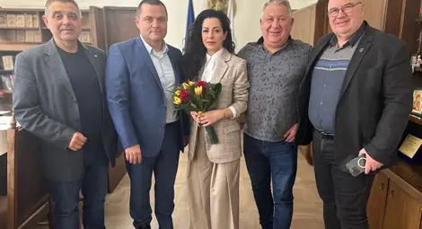 Актрисата и посланик на УНИЦЕФ Елена Петрова: Актрисата и посланик на УНИЦЕФ Елена Петрова: