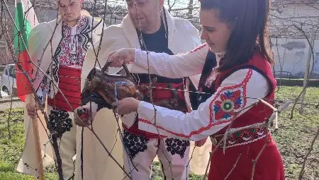 Жена спечели зарезанския конкурс за най-добро червено вино в Караманово