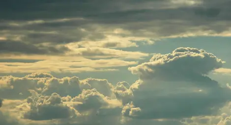 Предимно облачно без валежи, дневните температури ще се повишат