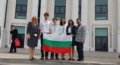 Български ученици с 4 медала от Менделеевата олимпиада по химия Български ученици с 4 медала от Менделеевата олимпиада по химия