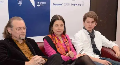 Млад талант с русенски корени партнира  със звездните Мария Принц и Патрик Галоа