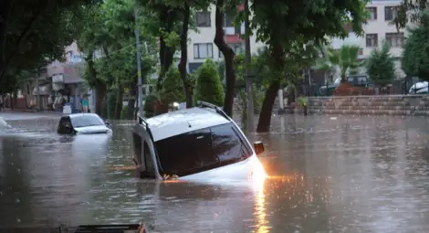 Наводнения в Северна Турция след пожарите на юг
