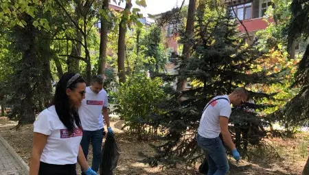 Близо 360 кг фасове и отпадъци събраха доброволци на &bdquo;ПромениКартинката&ldquo; в 4 български града /галерия/