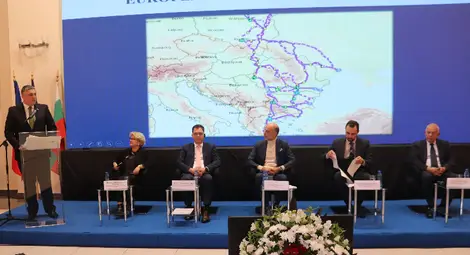 Двамата министри на среща в Русе: Загубите от неприемането на България и Румъния в Шенген са значителни /галерия/