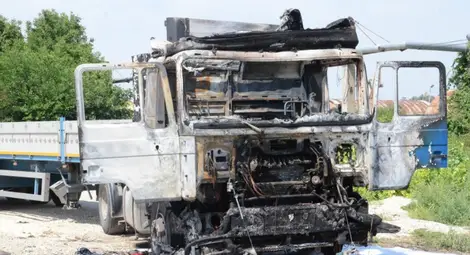 Пловдивски камион изгоря до бариерата на Порт Русе