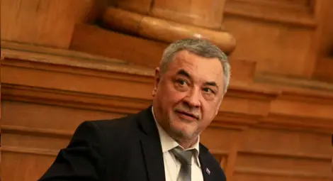 Валери Симеонов: Отварянето на училищата е по-опасно от отварянето на ресторантите