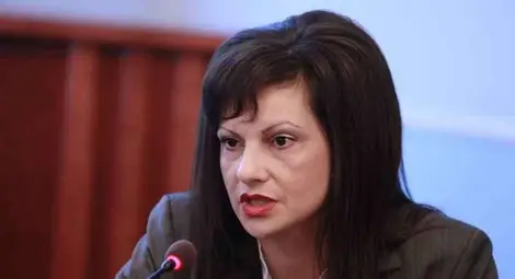 Дариткова: Има много различни позиции за пушенето