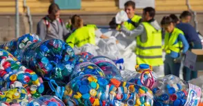 „Капачки за бъдеще“ събира пари за пета детска линейка