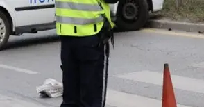 Двама пешеходци, велосипедист и шофьор пострадаха за ден