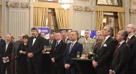 С ръчно изработени мартеници  посрещаха гости на приема в Букурещ