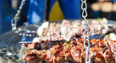 Международно благотворително барбекю на ротари клуб "Русе-Дунав" събра средства за превенция срещу зависимостите