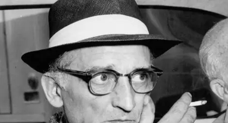 Вестникарчето, което "хвана" шпионин през Студената война Вестникарчето, което "хвана" шпионин през Студената война