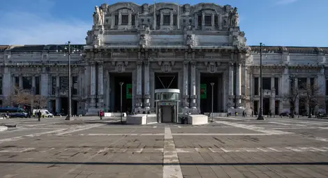 Армията блокира улиците в Милано Армията блокира улиците в Милано